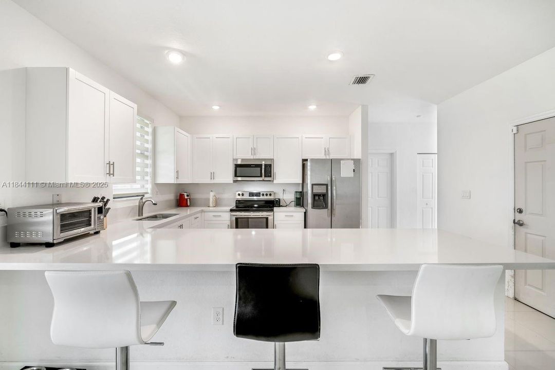 For Sale: $765,000 (5 beds, 3 baths, 3170 Square Feet)