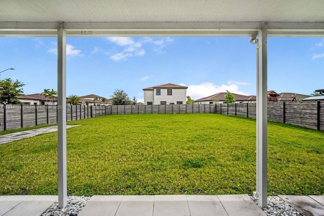 For Sale: $765,000 (5 beds, 3 baths, 3170 Square Feet)