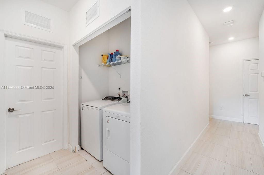 For Sale: $765,000 (5 beds, 3 baths, 3170 Square Feet)