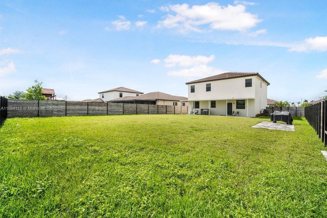 For Sale: $765,000 (5 beds, 3 baths, 3170 Square Feet)