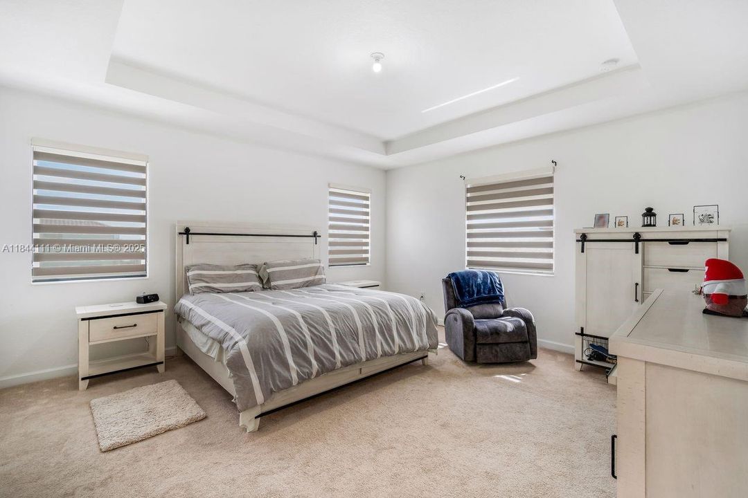 For Sale: $765,000 (5 beds, 3 baths, 3170 Square Feet)