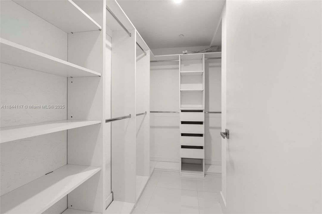 待售: $569,000 (1 贝兹, 1 浴室, 849 平方英尺)