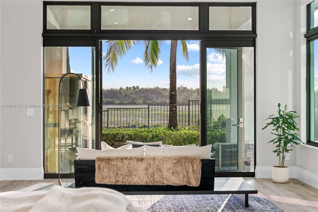 Недавно продано: $5,990,000 (7 спален, 8 ванн, 9019 Квадратных фут)