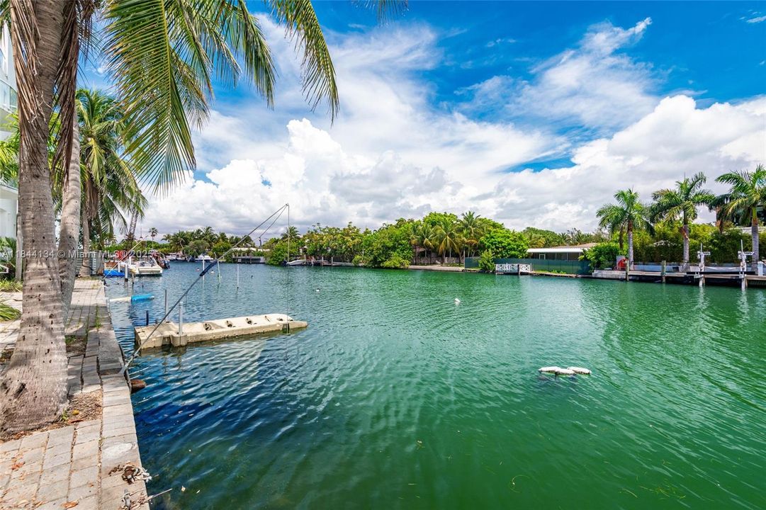 En Venta: $1,390,000 (4 camas, 3 baños, 26336 Pies cuadrados)