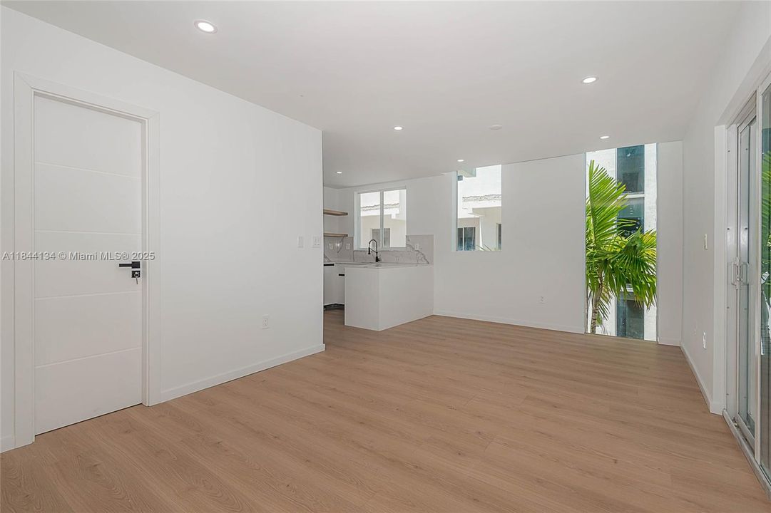 En Venta: $1,390,000 (4 camas, 3 baños, 26336 Pies cuadrados)