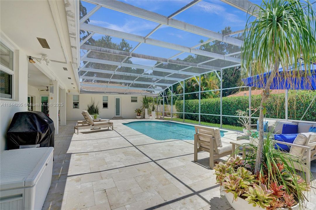 Active With Contract: $2,099,000 (5 beds, 3 baths, 4226 Square Feet)