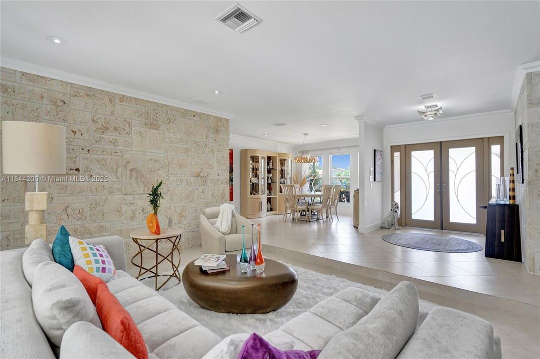 Living and dining area is fantastic for entertaining!