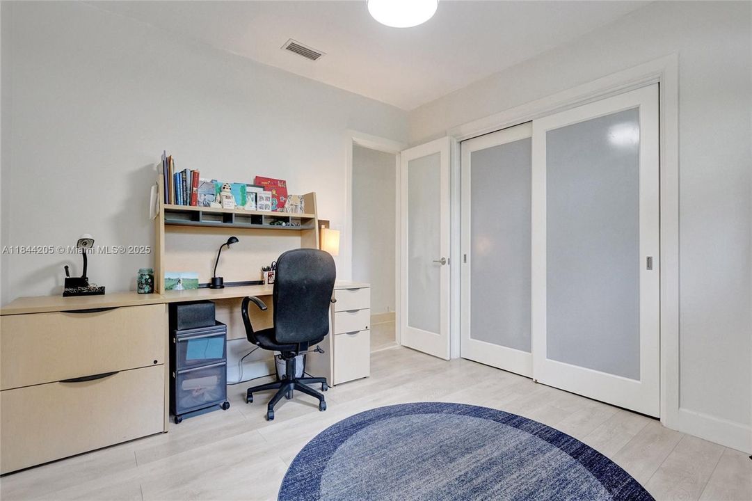 Office or 2nd bedroom......built-in closet too!