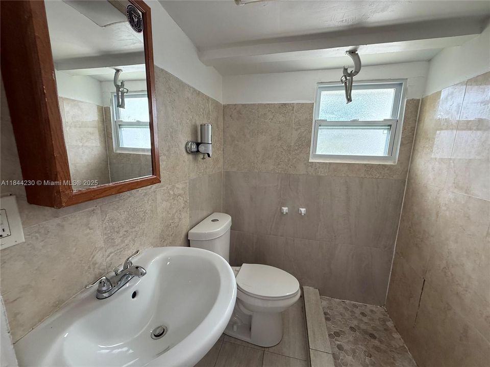 Recently Rented: $500 (0 beds, 1 baths, 300 Square Feet)