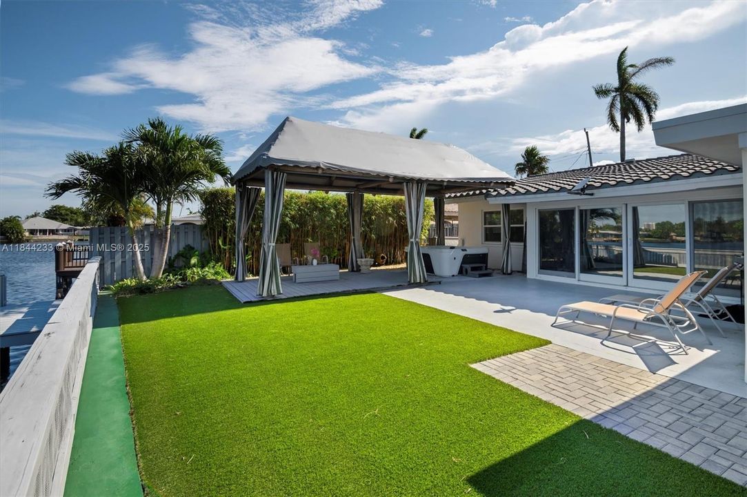 Recently Sold: $849,000 (3 beds, 2 baths, 1503 Square Feet)