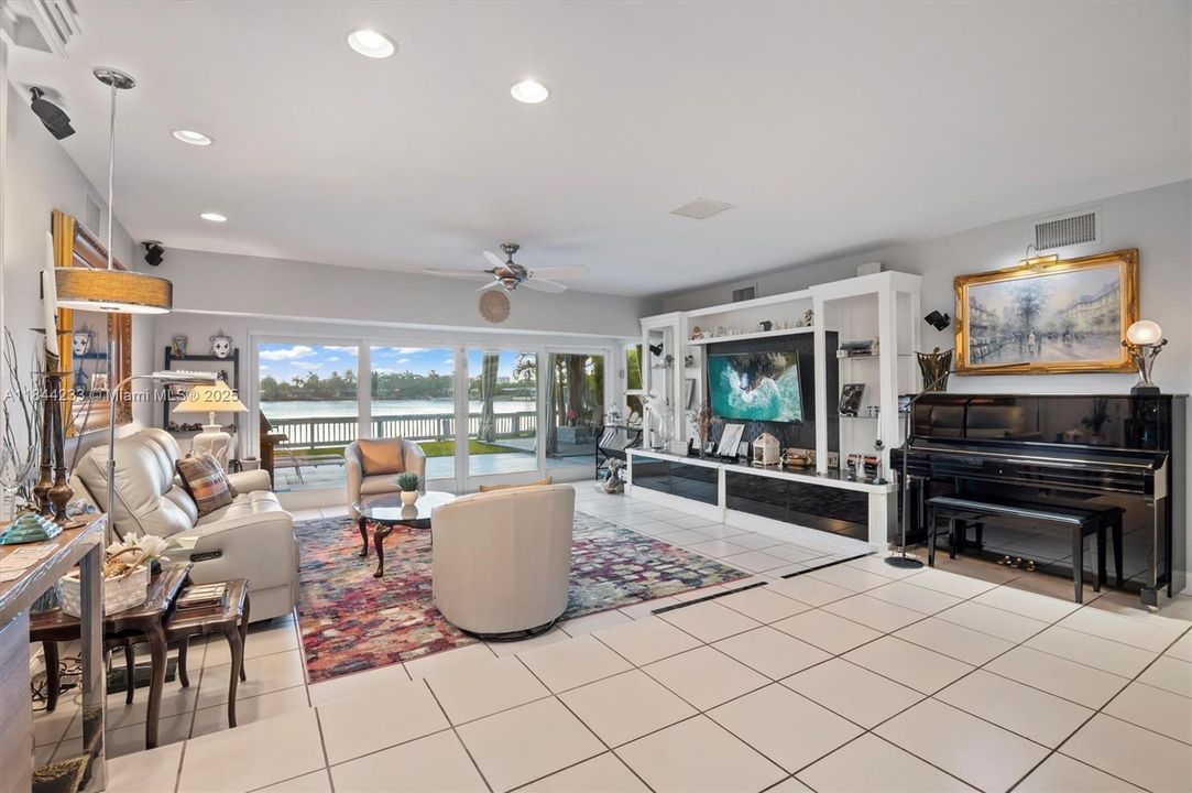 Recently Sold: $849,000 (3 beds, 2 baths, 1503 Square Feet)