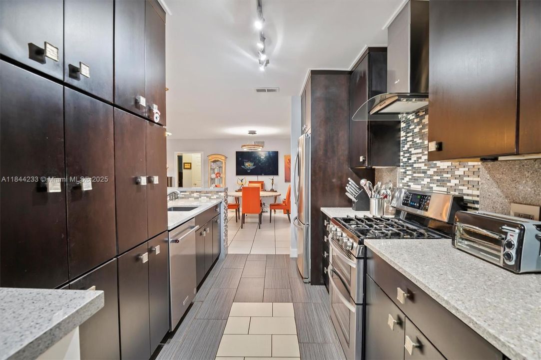 Recently Sold: $849,000 (3 beds, 2 baths, 1503 Square Feet)