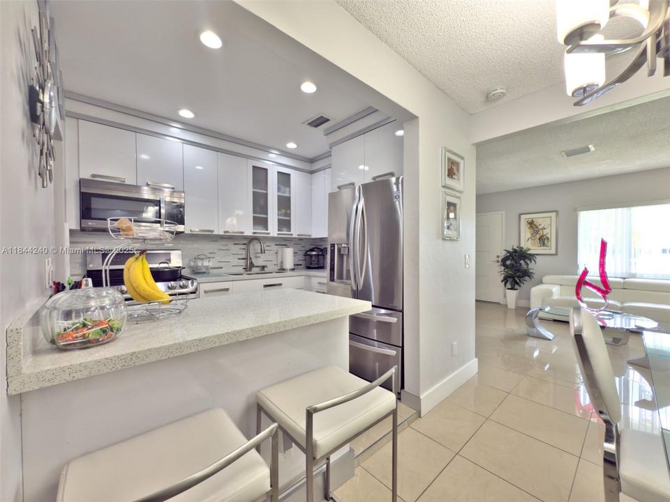 En Venta: $1,100,000 (3 camas, 2 baños, 1853 Pies cuadrados)