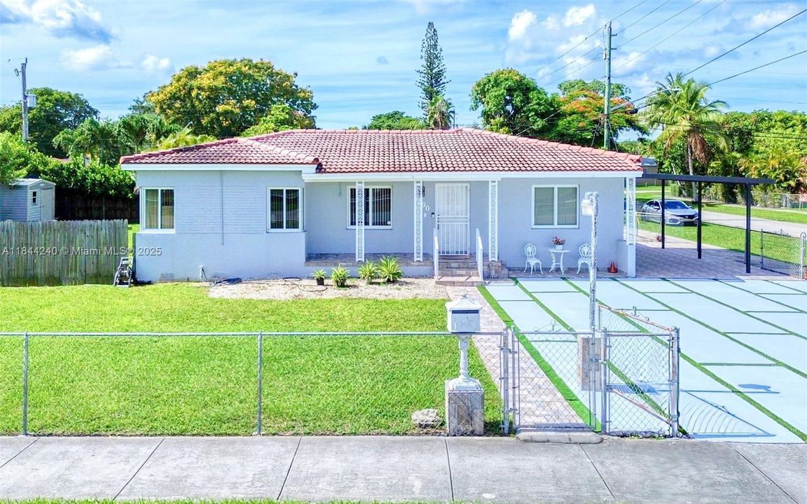 En Venta: $1,100,000 (3 camas, 2 baños, 1853 Pies cuadrados)