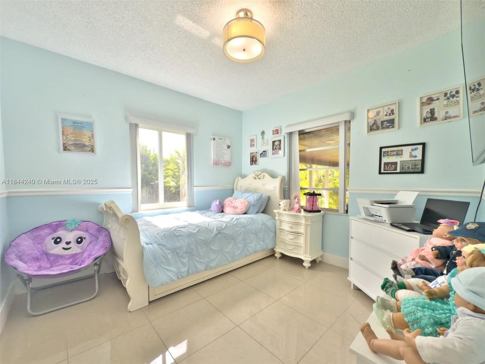 En Venta: $1,100,000 (3 camas, 2 baños, 1853 Pies cuadrados)