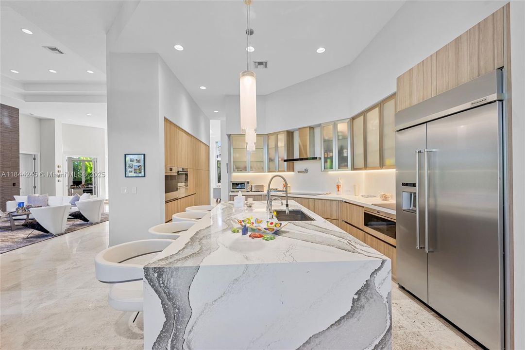 Active With Contract: $2,650,000 (5 beds, 4 baths, 4085 Square Feet)