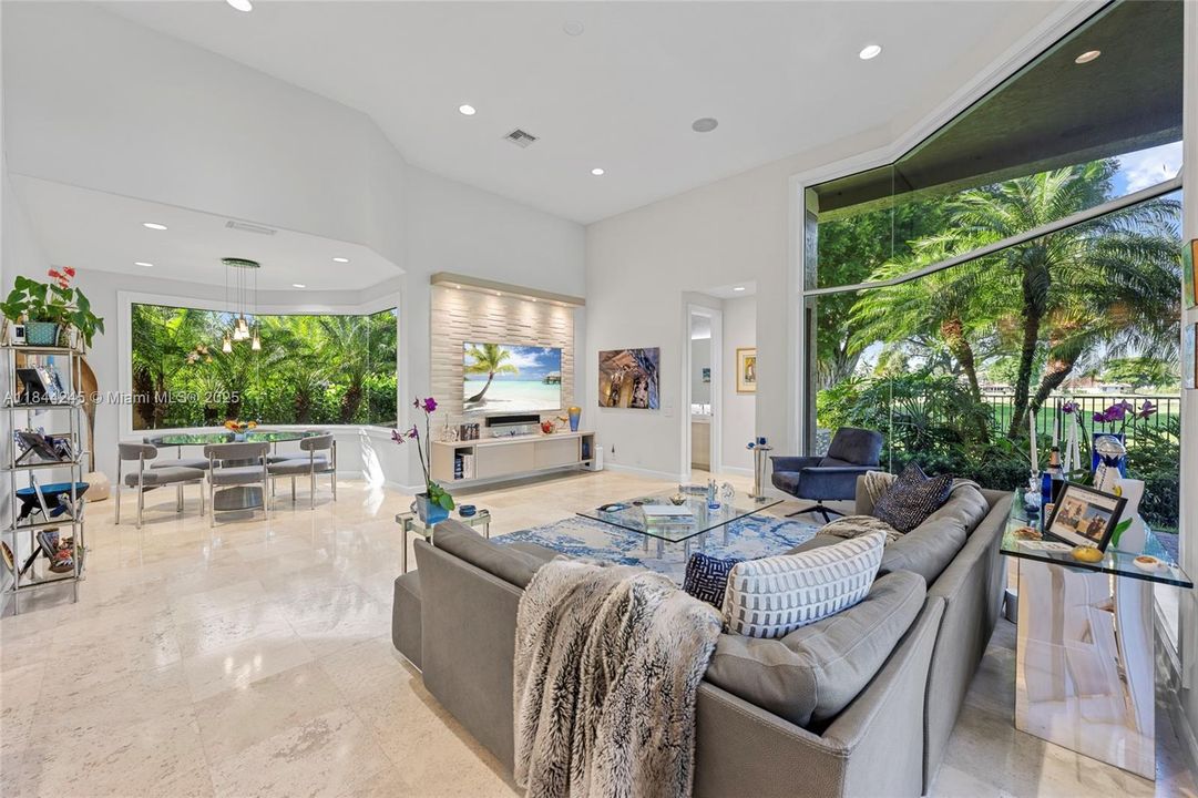Active With Contract: $2,650,000 (5 beds, 4 baths, 4085 Square Feet)