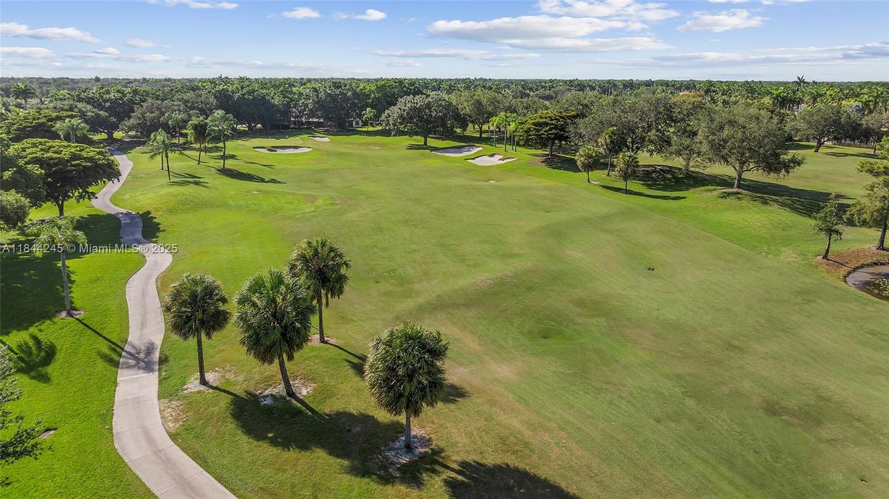Active With Contract: $2,650,000 (5 beds, 4 baths, 4085 Square Feet)