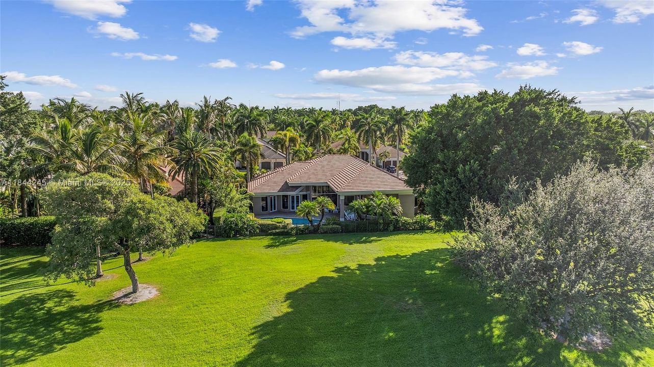 Active With Contract: $2,650,000 (5 beds, 4 baths, 4085 Square Feet)