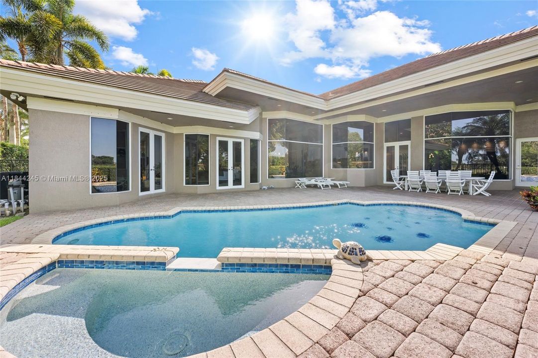 Active With Contract: $2,650,000 (5 beds, 4 baths, 4085 Square Feet)