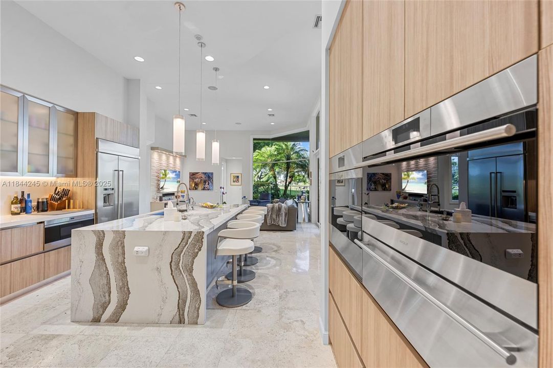 Active With Contract: $2,650,000 (5 beds, 4 baths, 4085 Square Feet)