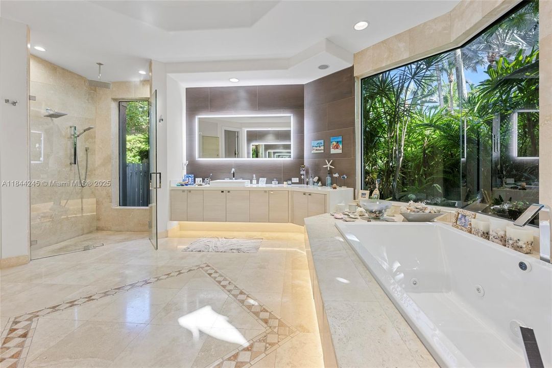 Active With Contract: $2,650,000 (5 beds, 4 baths, 4085 Square Feet)