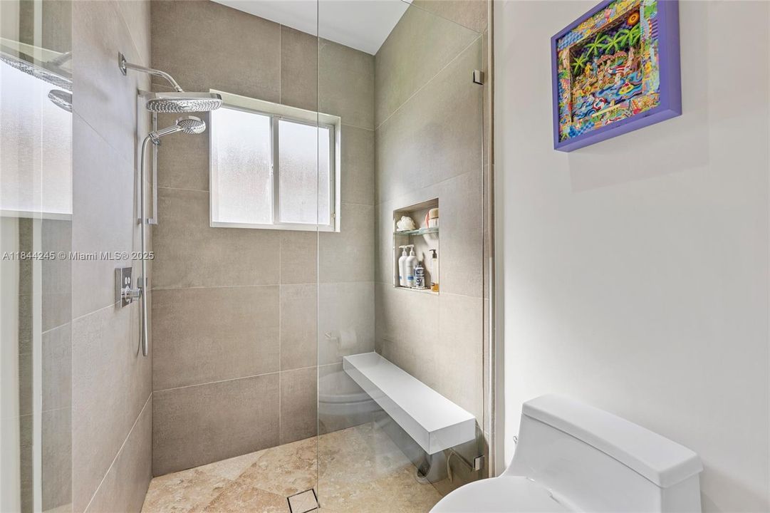 Active With Contract: $2,650,000 (5 beds, 4 baths, 4085 Square Feet)