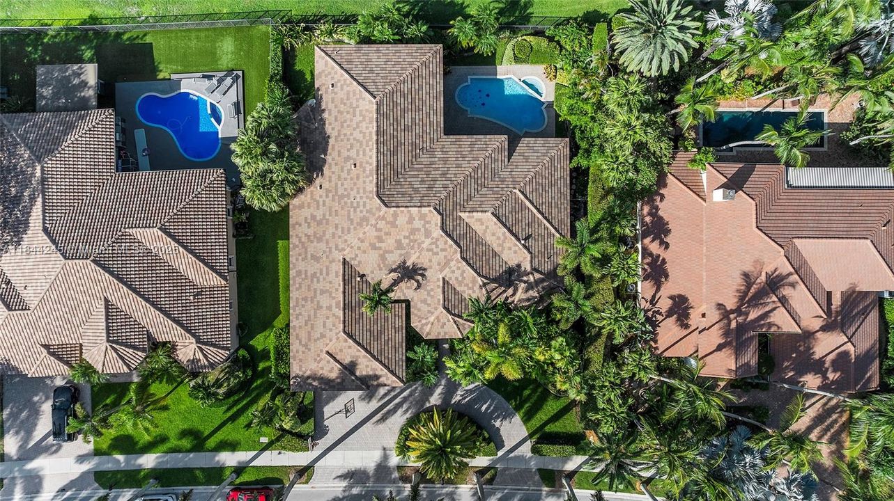 Active With Contract: $2,650,000 (5 beds, 4 baths, 4085 Square Feet)