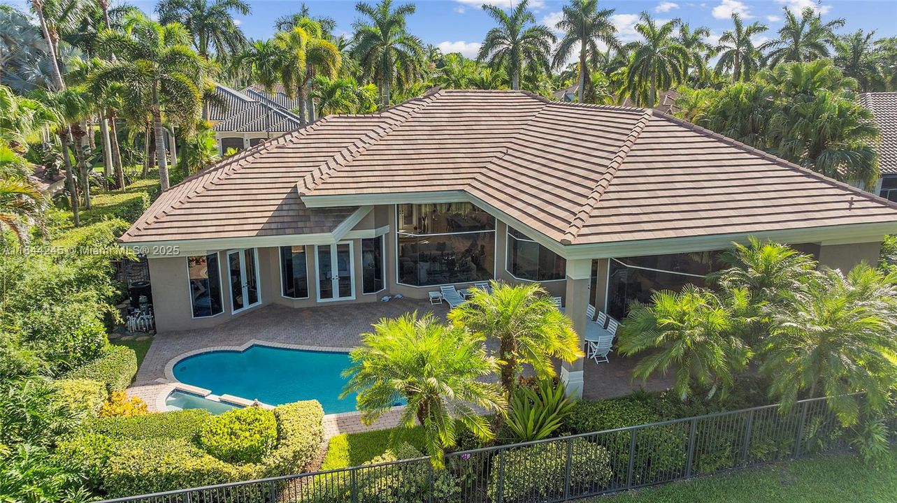 Active With Contract: $2,650,000 (5 beds, 4 baths, 4085 Square Feet)