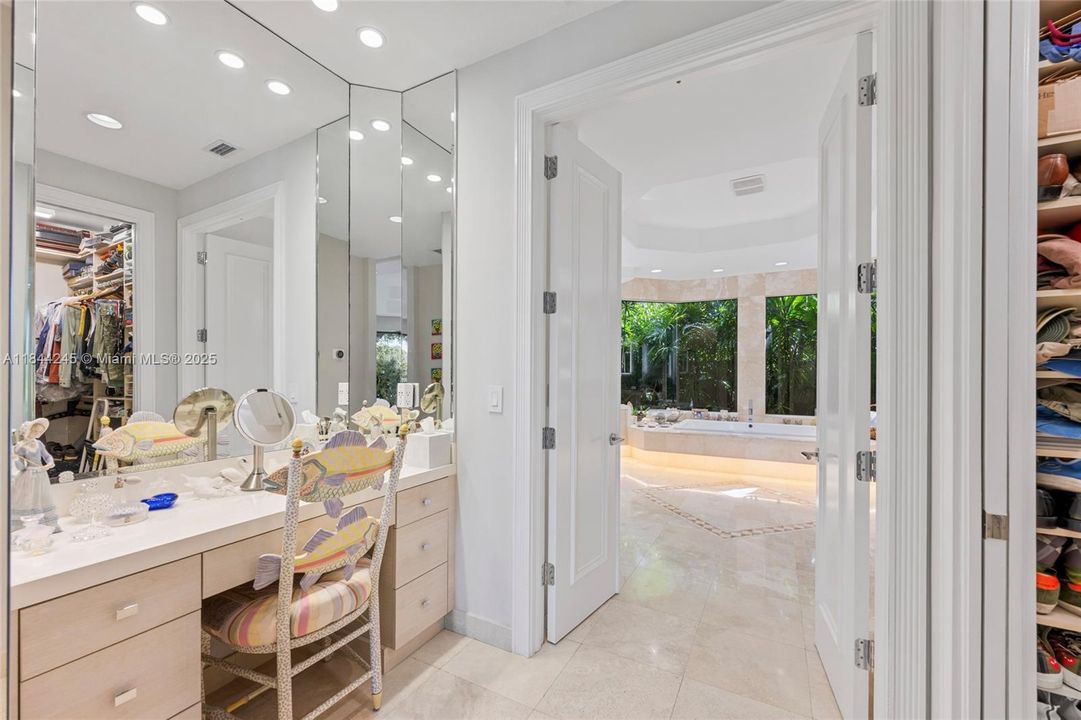 Active With Contract: $2,650,000 (5 beds, 4 baths, 4085 Square Feet)