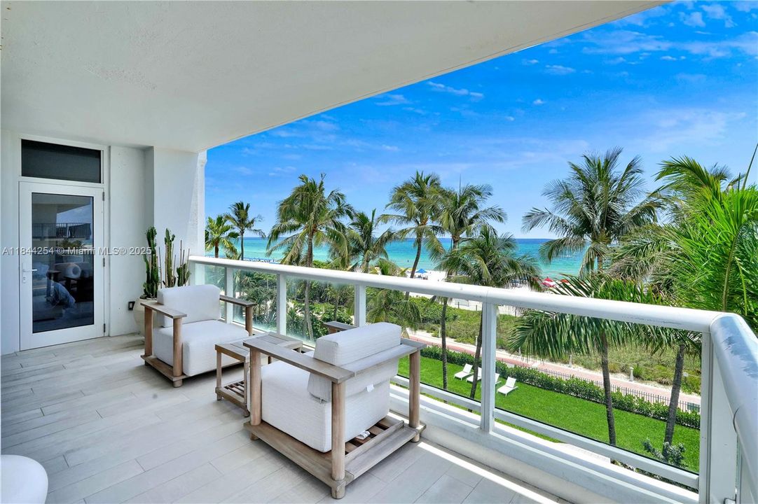 Activo con contrato: $13,500 (2 camas, 2 baños, 1300 Pies cuadrados)