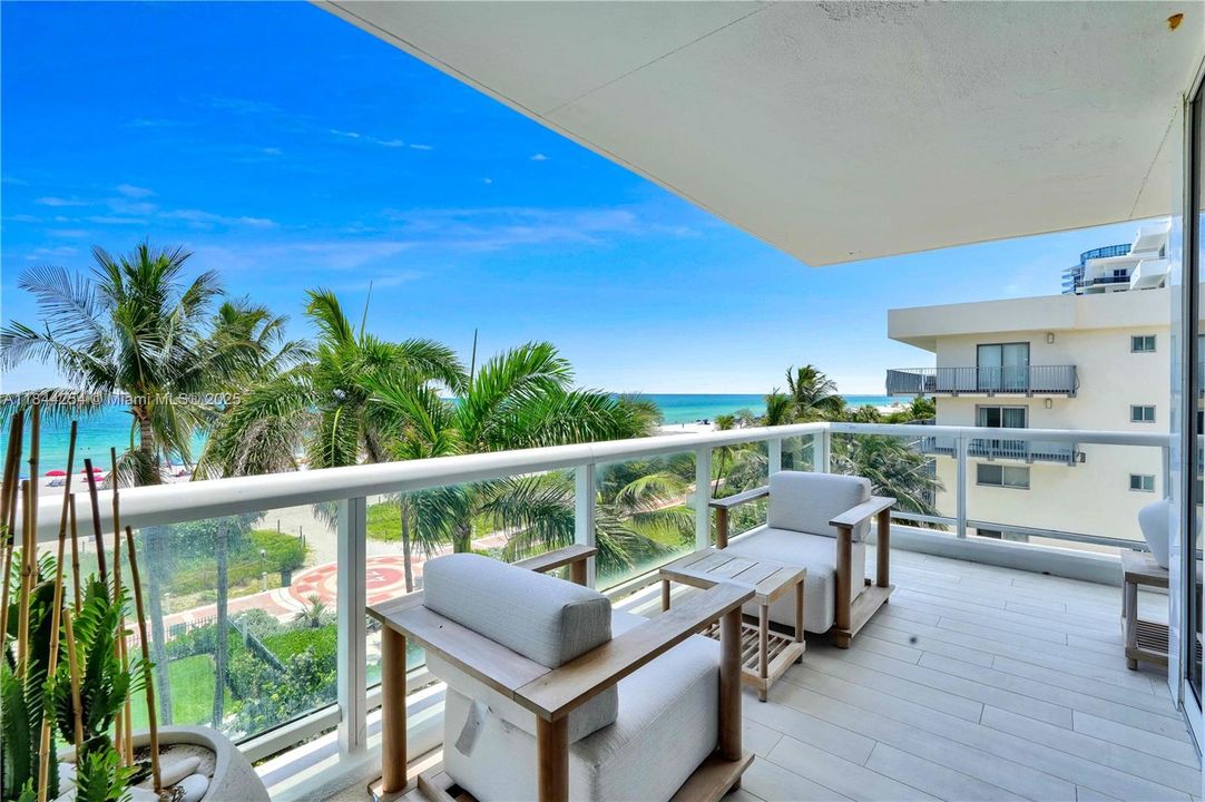 Activo con contrato: $13,500 (2 camas, 2 baños, 1300 Pies cuadrados)