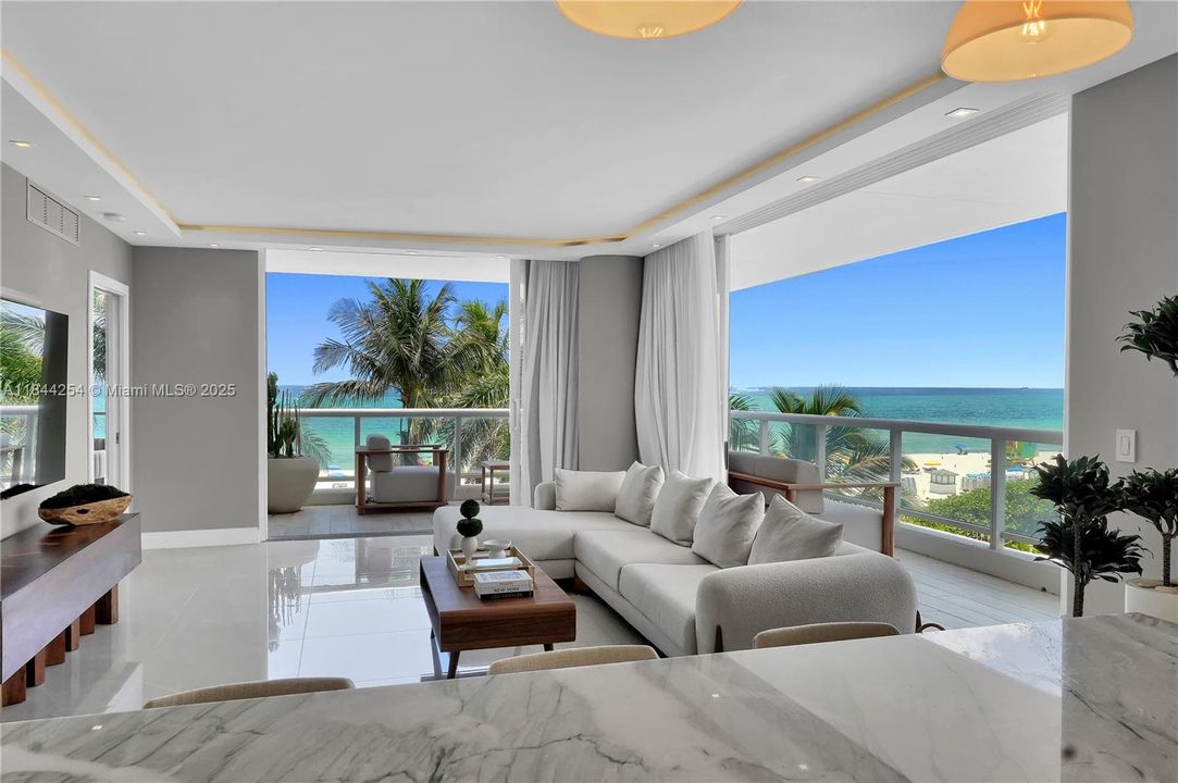 Activo con contrato: $13,500 (2 camas, 2 baños, 1300 Pies cuadrados)