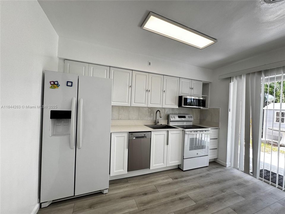 Недавно арендовано: $2,800 (3 спален, 2 ванн, 1250 Квадратных фут)