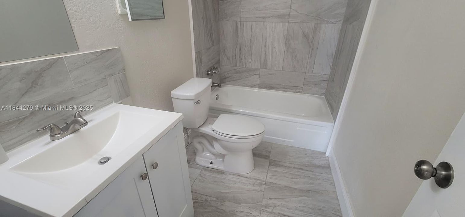 For Sale: $529,000 (3 beds, 2 baths, 952 Square Feet)