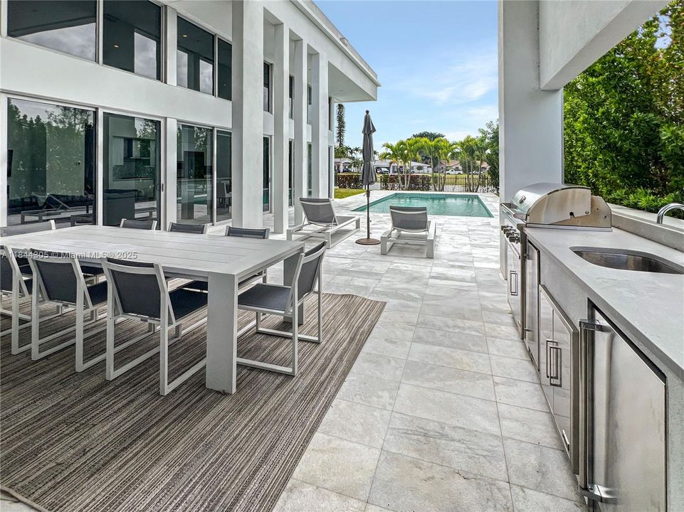 For Sale: $2,700,000 (4 beds, 5 baths, 3389 Square Feet)