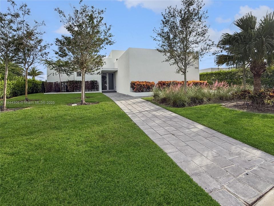 For Sale: $2,700,000 (4 beds, 5 baths, 3389 Square Feet)