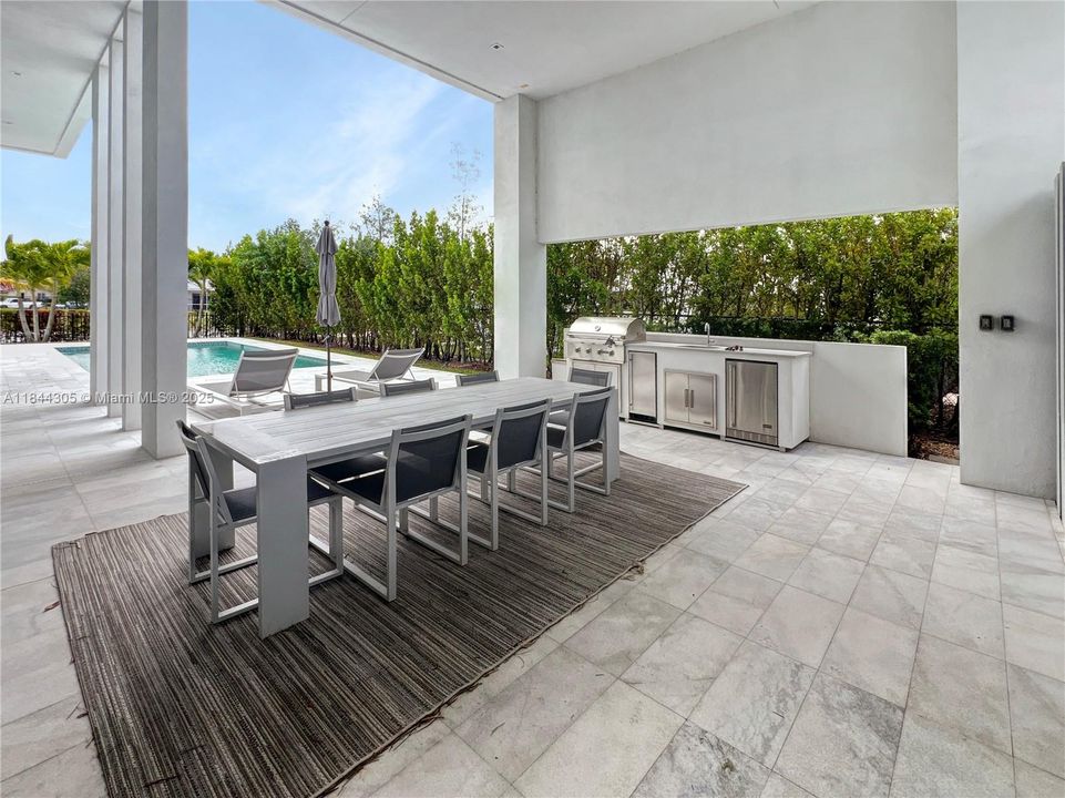 For Sale: $2,700,000 (4 beds, 5 baths, 3389 Square Feet)