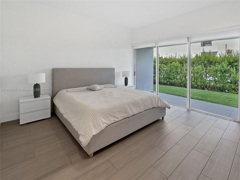 For Sale: $2,700,000 (4 beds, 5 baths, 3389 Square Feet)