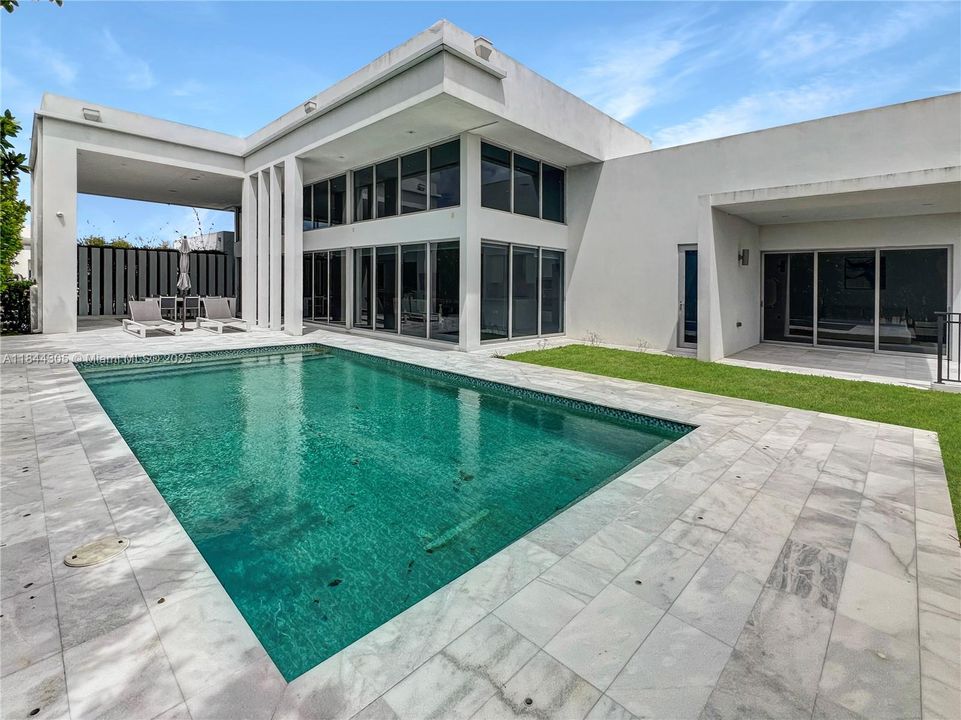 For Sale: $2,700,000 (4 beds, 5 baths, 3389 Square Feet)