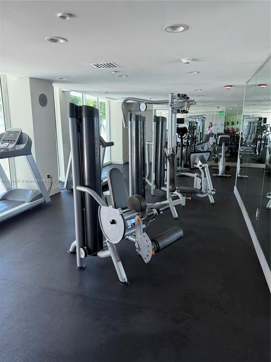 For Sale: $2,200,000 (2 beds, 2 baths, 1870 Square Feet)