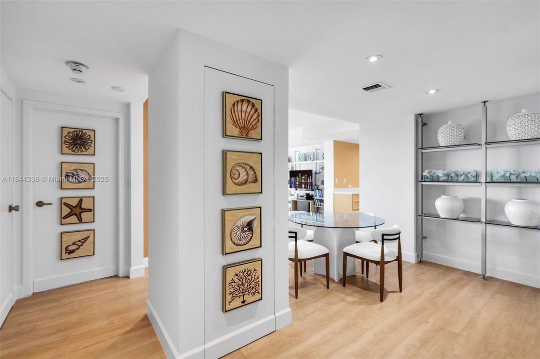 For Sale: $990,000 (1 beds, 1 baths, 1225 Square Feet)