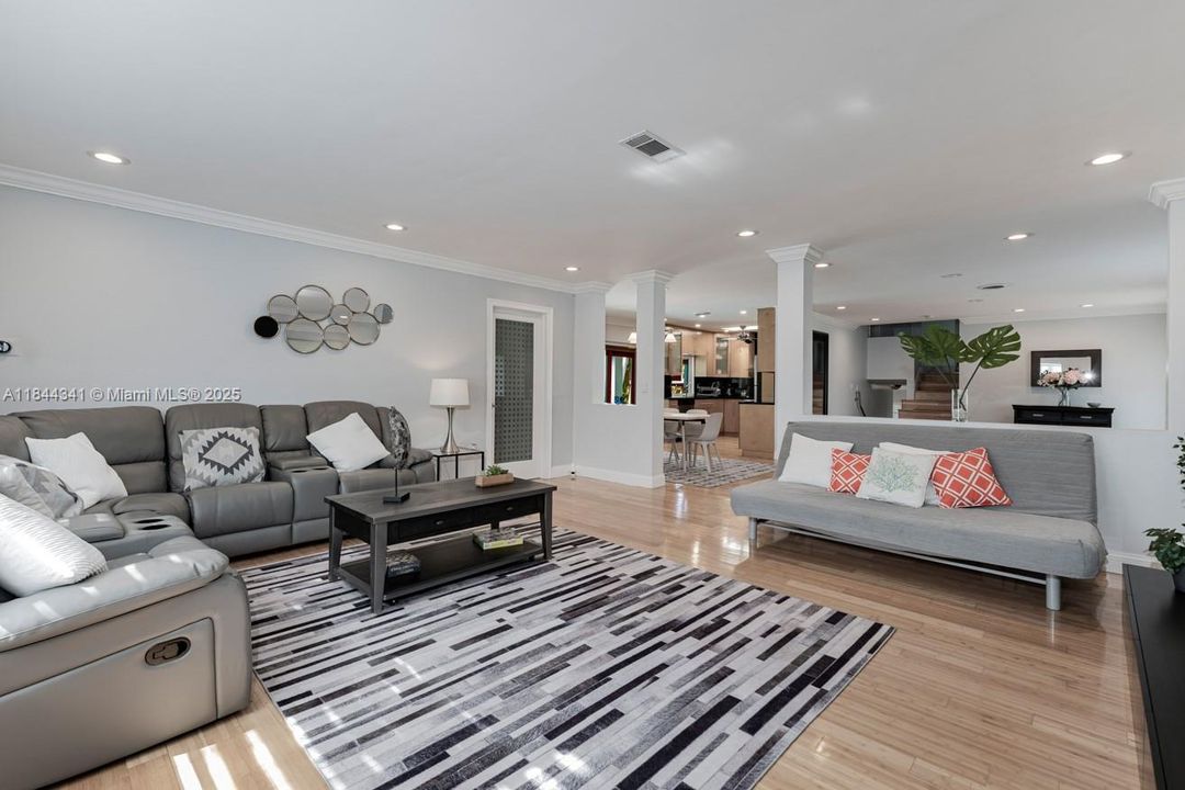 На продажу: $1,550,000 (4 спален, 3 ванн, 2383 Квадратных фут)