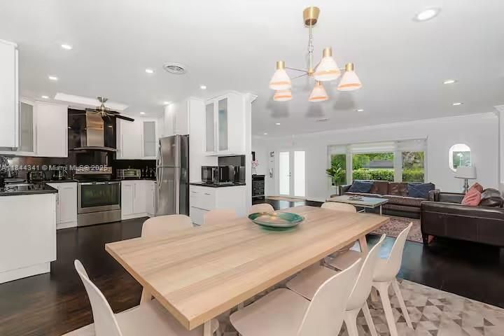 На продажу: $1,550,000 (4 спален, 3 ванн, 2383 Квадратных фут)