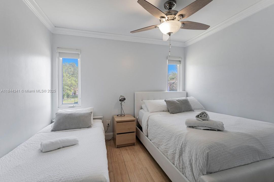 На продажу: $1,550,000 (4 спален, 3 ванн, 2383 Квадратных фут)