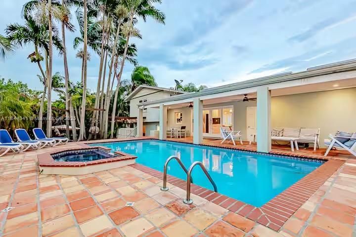 На продажу: $1,550,000 (4 спален, 3 ванн, 2383 Квадратных фут)