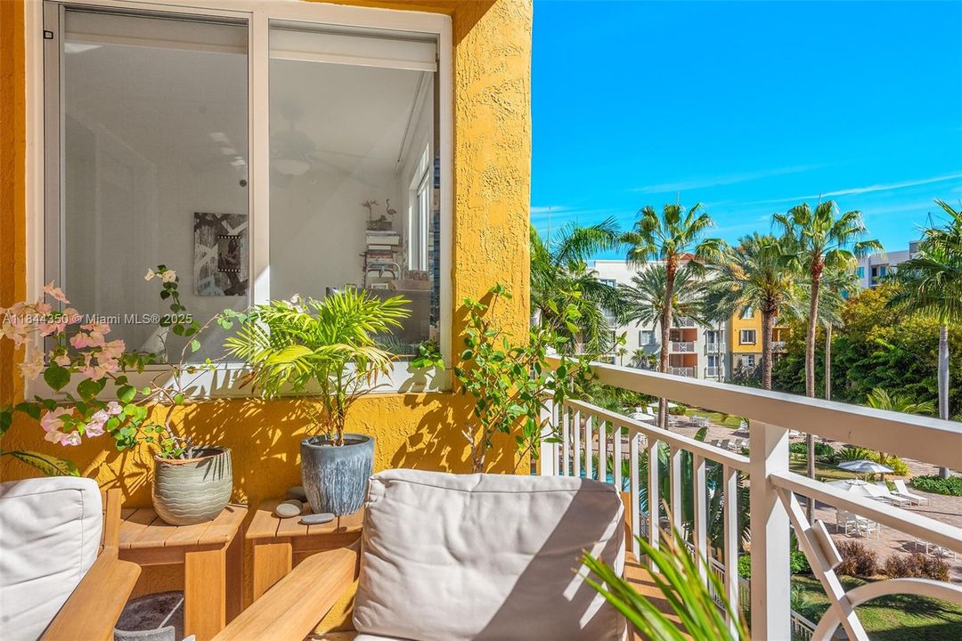 Recently Sold: $1,170,000 (3 beds, 2 baths, 1300 Square Feet)