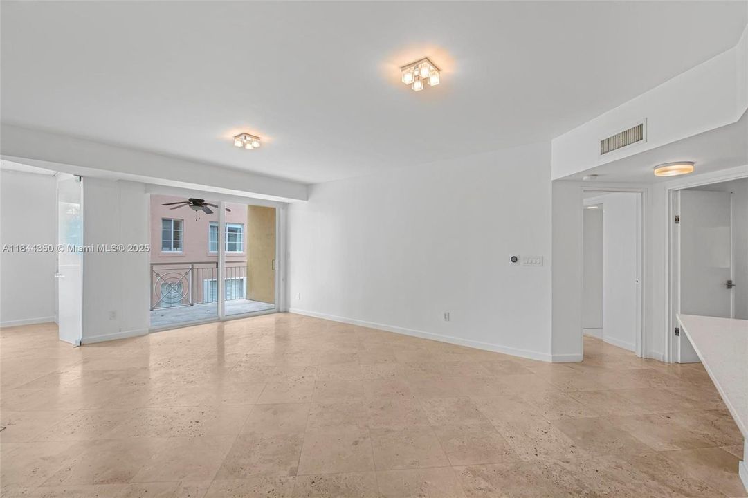 Recently Sold: $1,170,000 (3 beds, 2 baths, 1300 Square Feet)