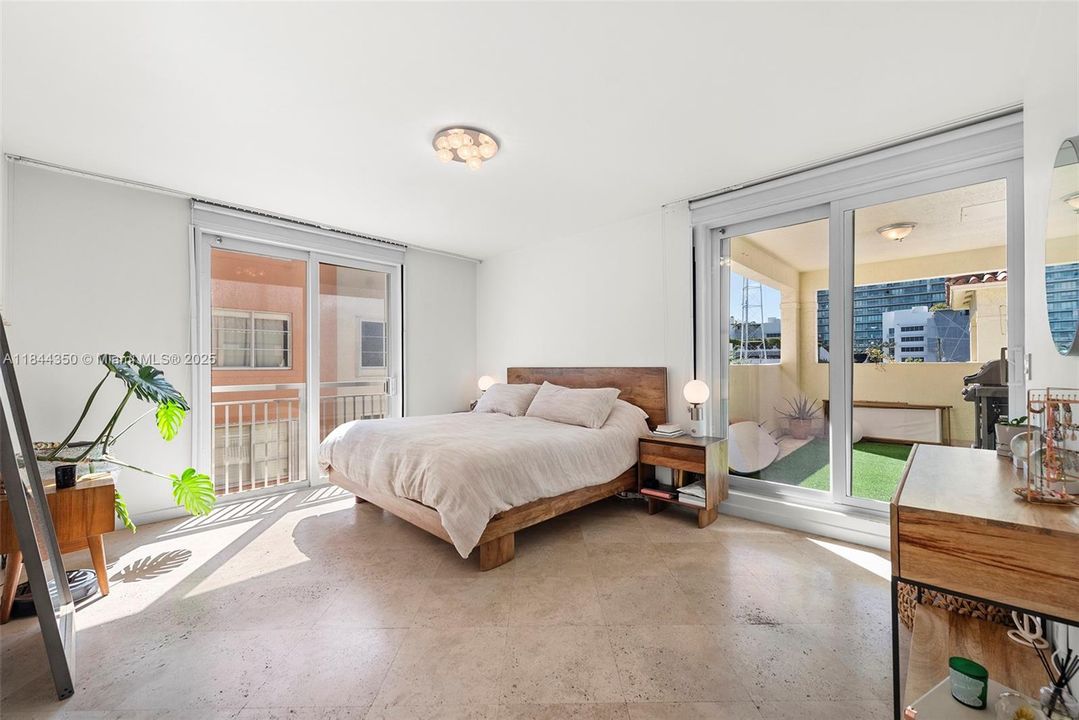 Recently Sold: $1,170,000 (3 beds, 2 baths, 1300 Square Feet)