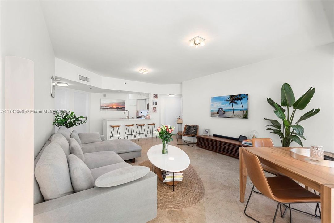 Recently Sold: $1,170,000 (3 beds, 2 baths, 1300 Square Feet)